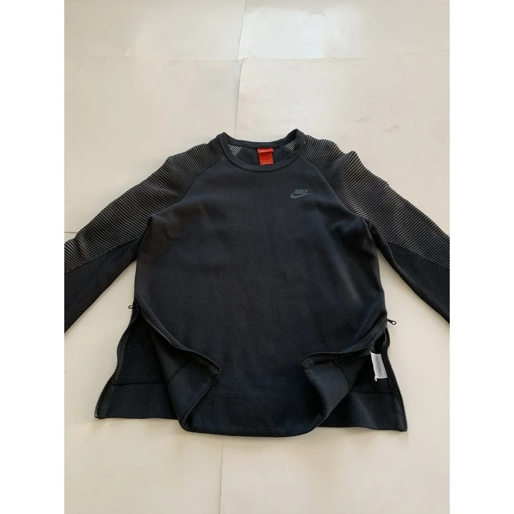 Nike Tech Performance Women's SM Black Sweatshirt Ribbed Sleeve Zip Hem Mad Max